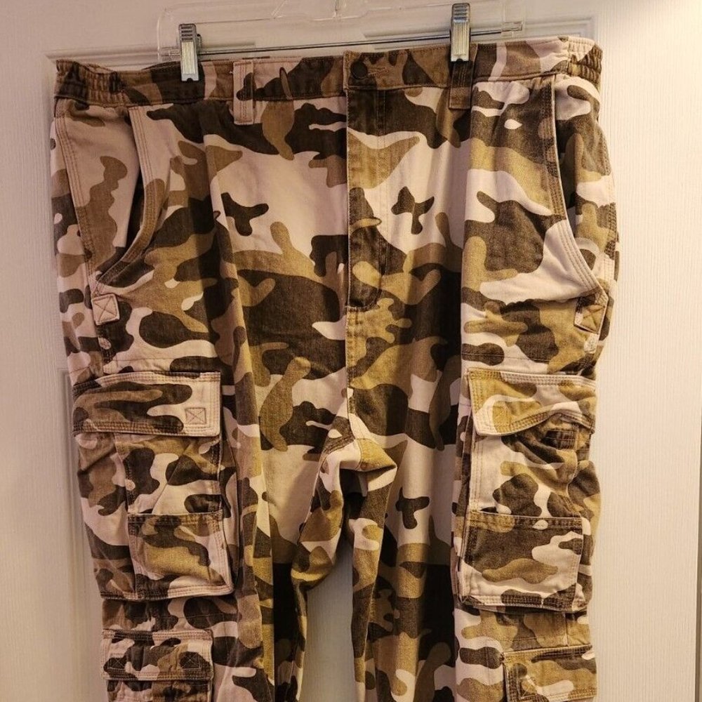 Boulder Creek Trading Company Tan Beige Green Cargo Pants Men's Sz 44x27